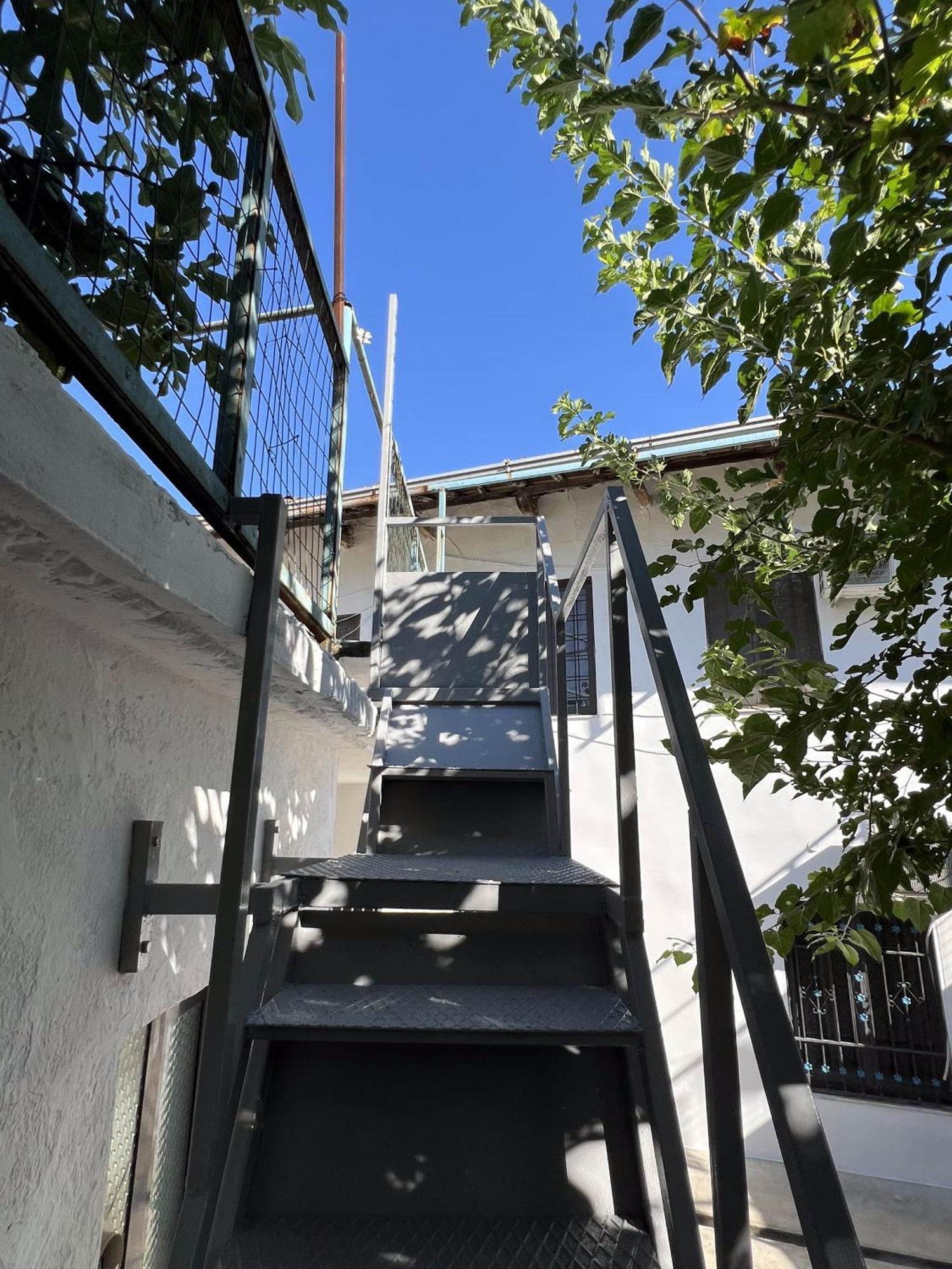 Onetwosleep Guesthouse Shkoder Exterior photo